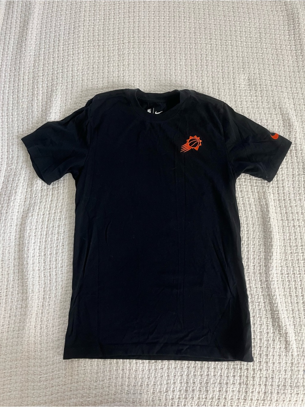 Nike Men’s Black T-Shirt with Phoenix Suns embroidered Logo